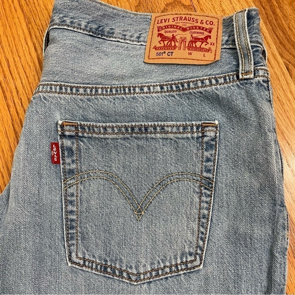 LEVI’S 501 Button Fly Denim Blue Jeans Destroyed Distressed Patch 33” W x 27” L - Picture 4 of 16